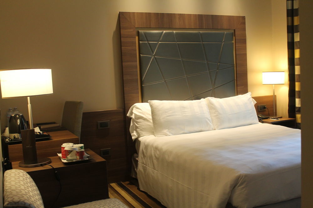 Uptown Palace Milano Esterno foto